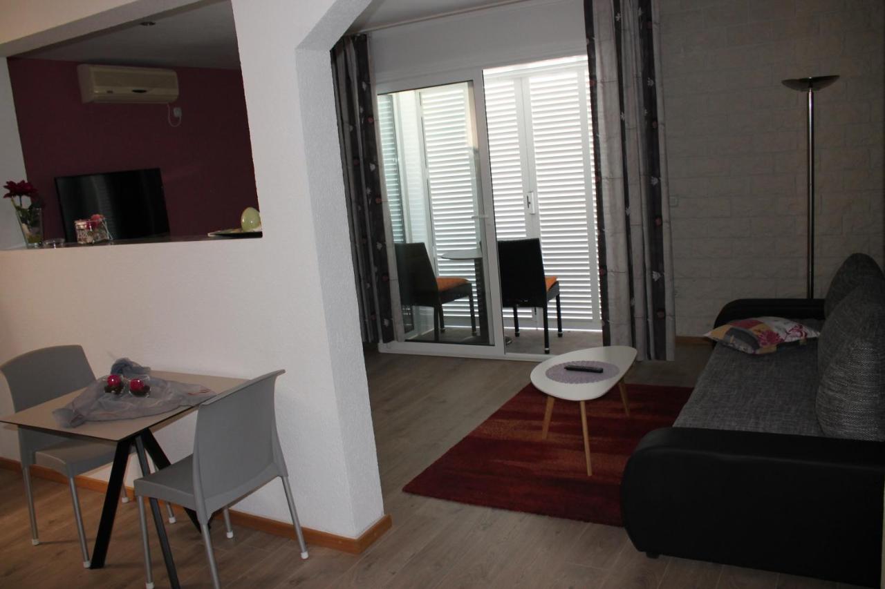Apartments Villa Silvia Makarska Buitenkant foto