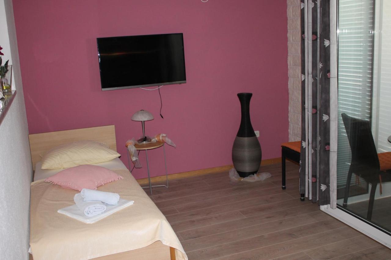 Apartments Villa Silvia Makarska Buitenkant foto