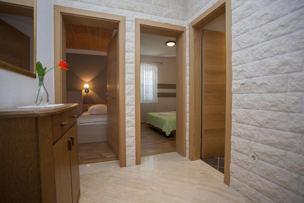 Apartments Villa Silvia Makarska Buitenkant foto