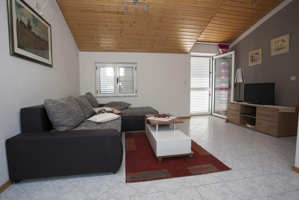 Apartments Villa Silvia Makarska Buitenkant foto